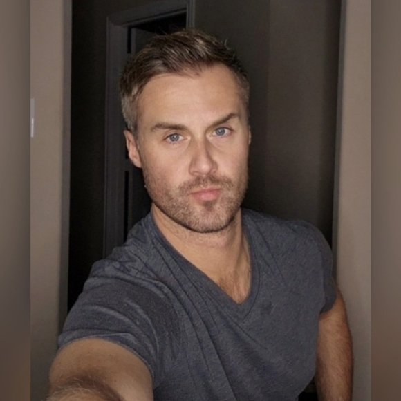 Meet your Posher, Christopher - Picture 1 of 3